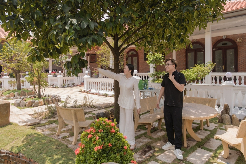 Sao nữ Việt chi hàng triệu đô xây biệt phủ ở quê, zoom cận không gian và biết lý do phải gật gù - Ảnh 9. Sao nữ Việt chi hàng triệu đô xây biệt phủ ở quê, zoom cận không gian và biết lý do phải gật gù - Ảnh 9.