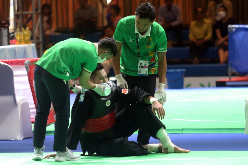 Đánh một trận đẳng cấp thế giới, võ sĩ Việt Nam đoạt HCV theo kịch bản thót tim - Ảnh 7. Đánh một trận đẳng cấp thế giới, võ sĩ Việt Nam đoạt HCV theo kịch bản thót tim - Ảnh 7.