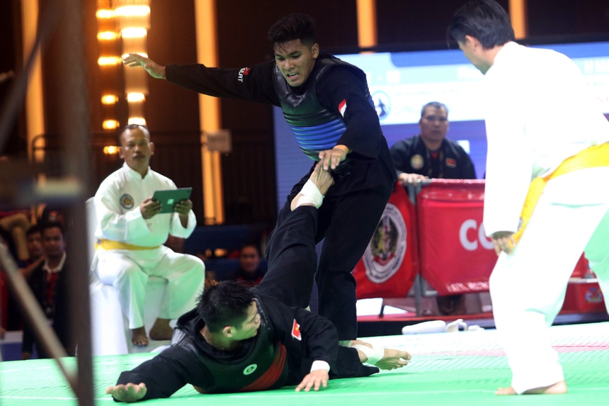 Đánh một trận đẳng cấp thế giới, võ sĩ Việt Nam đoạt HCV theo kịch bản thót tim - Ảnh 1. Đánh một trận đẳng cấp thế giới, võ sĩ Việt Nam đoạt HCV theo kịch bản thót tim - Ảnh 1.