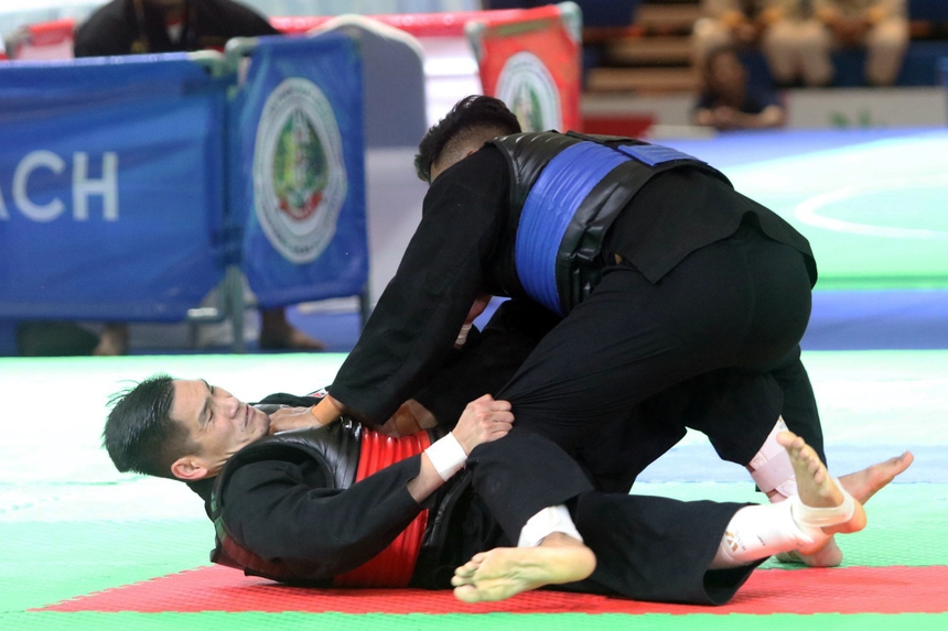 Đánh một trận đẳng cấp thế giới, võ sĩ Việt Nam đoạt HCV theo kịch bản thót tim - Ảnh 4. Đánh một trận đẳng cấp thế giới, võ sĩ Việt Nam đoạt HCV theo kịch bản thót tim - Ảnh 4.