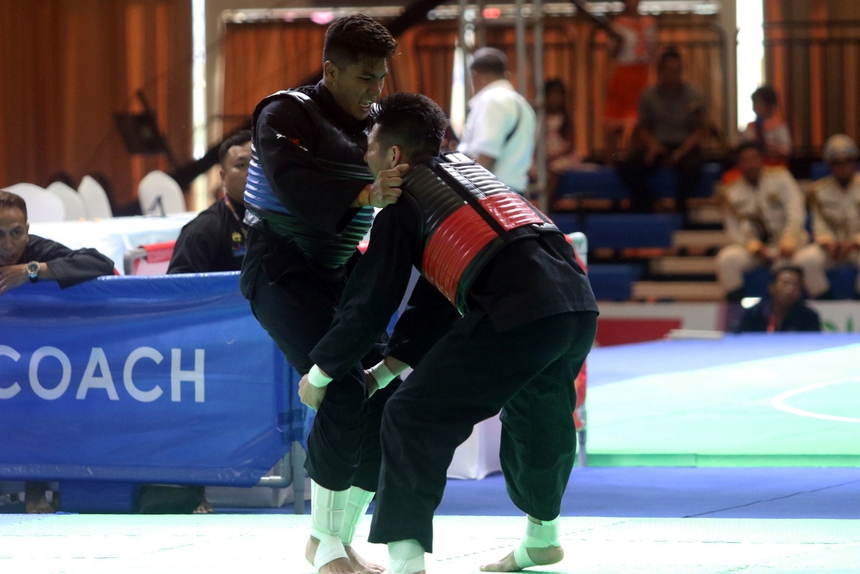 Đánh một trận đẳng cấp thế giới, võ sĩ Việt Nam đoạt HCV theo kịch bản thót tim - Ảnh 6. Đánh một trận đẳng cấp thế giới, võ sĩ Việt Nam đoạt HCV theo kịch bản thót tim - Ảnh 6.