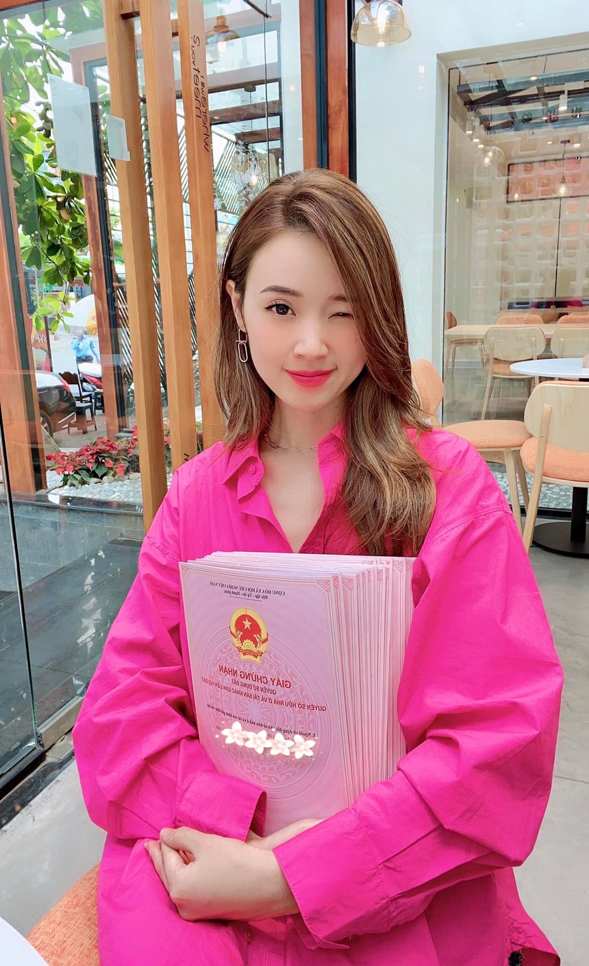 Nữ 'đại gia ngầm' của Vbiz: Sở hữu tài sản 'khủng' ở tuổi 34, gây choáng khi 1 lúc mua 3 căn nhà sau khi chia tay - Ảnh 4. Nữ 'đại gia ngầm' của Vbiz: Sở hữu tài sản 'khủng' ở tuổi 34, gây choáng khi 1 lúc mua 3 căn nhà sau khi chia tay - Ảnh 4.