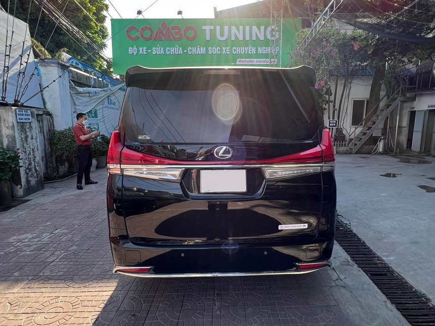 Chỉ mất 3 ngày, tốn 300 triệu, thợ Việt lột xác Toyota Alphard trông giống hệt Lexus LM giá gần 7 tỷ, nhìn ngoài khó phân biệt nổi hàng độ - Ảnh 3.