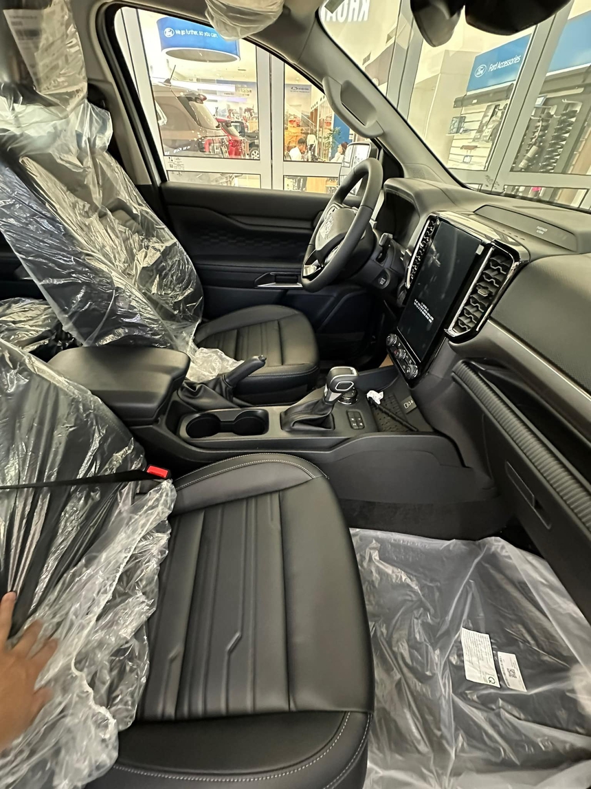 Ford Ranger Sport và XLS 2023 đã về đại lý: Nhiều nâng cấp hợp gu khách Việt, tiếp tục lấn át Hilux và Triton - Ảnh 3.