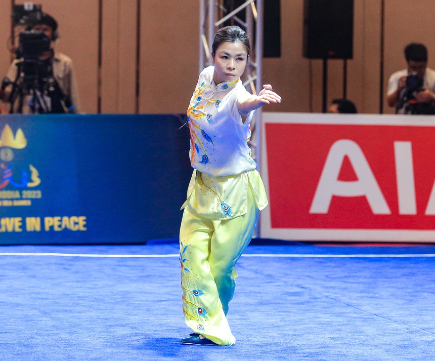 'Nữ hoàng wushu' Dương Thuý Vi đón sinh nhật tuổi 30 với tấm HCV SEA Games 32 - Ảnh 9. 'Nữ hoàng wushu' Dương Thuý Vi đón sinh nhật tuổi 30 với tấm HCV SEA Games 32 - Ảnh 9.