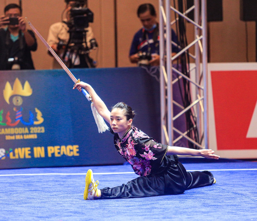 'Nữ hoàng wushu' Dương Thuý Vi đón sinh nhật tuổi 30 với tấm HCV SEA Games 32 - Ảnh 5. 'Nữ hoàng wushu' Dương Thuý Vi đón sinh nhật tuổi 30 với tấm HCV SEA Games 32 - Ảnh 5.