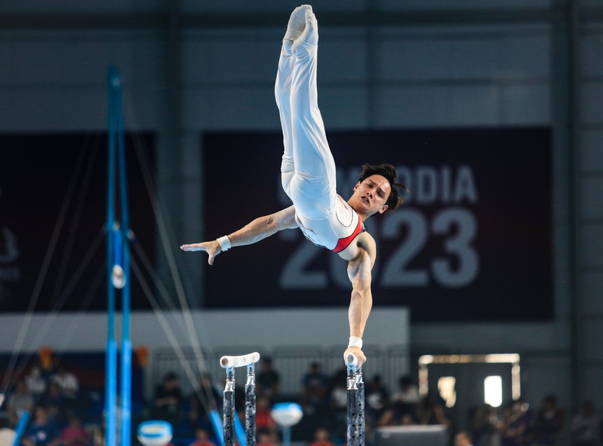 'Nam thần' thể dục dụng cụ Đinh Phương Thành xác lập kỷ lục giành HCV ở 5 kỳ SEA Games liên tiếp - Ảnh 6.