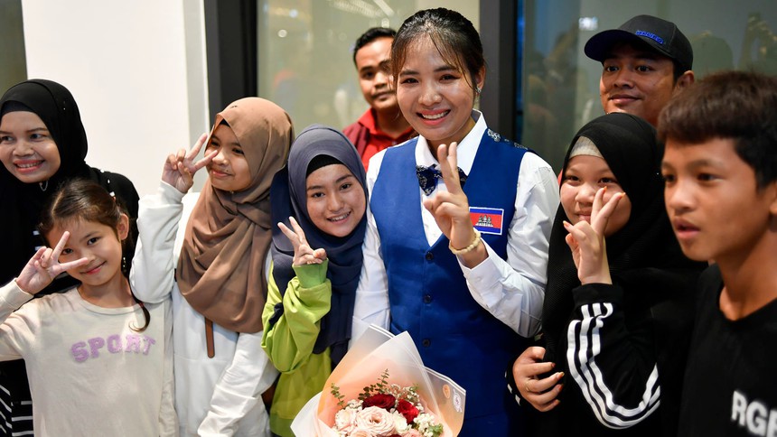 Sruong Pheavy, nhà vô địch billiard SEA Games 32 của Campuchia: Chuyện đời như cổ tích của ‘thánh nữ’ billiards - Ảnh 1.