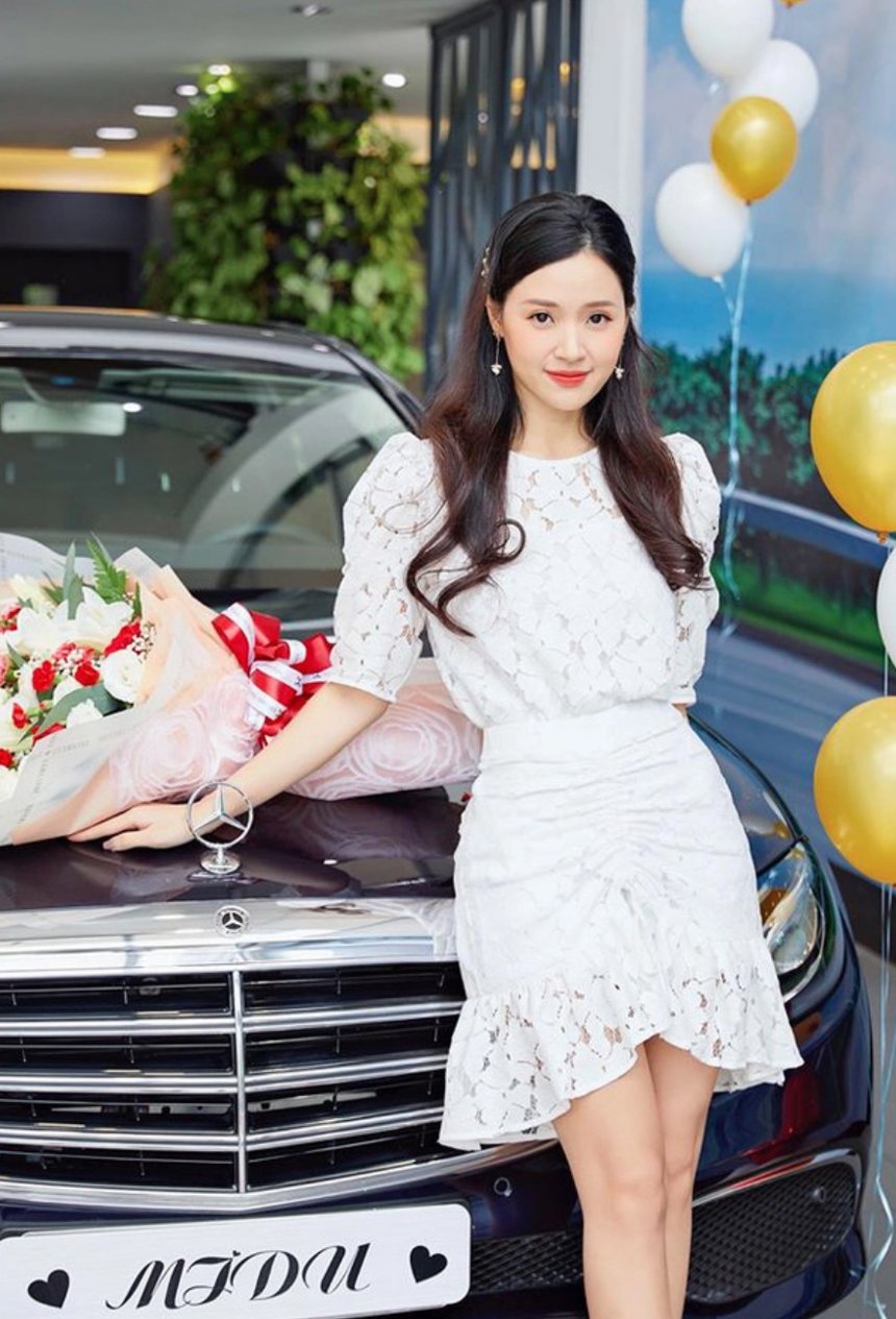 Nữ 'đại gia ngầm' của Vbiz: Sở hữu tài sản 'khủng' ở tuổi 34, gây choáng khi 1 lúc mua 3 căn nhà sau khi chia tay - Ảnh 12. Nữ 'đại gia ngầm' của Vbiz: Sở hữu tài sản 'khủng' ở tuổi 34, gây choáng khi 1 lúc mua 3 căn nhà sau khi chia tay - Ảnh 12.