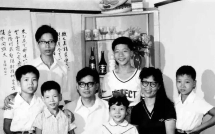 Nuôi dạy 6 con đỗ đại học top đầu thế giới, tên tuổi lẫy lừng, dấn thân vào giới thượng lưu, ông bố có 3 bí quyết "nhỏ nhưng có võ" - Ảnh 4.