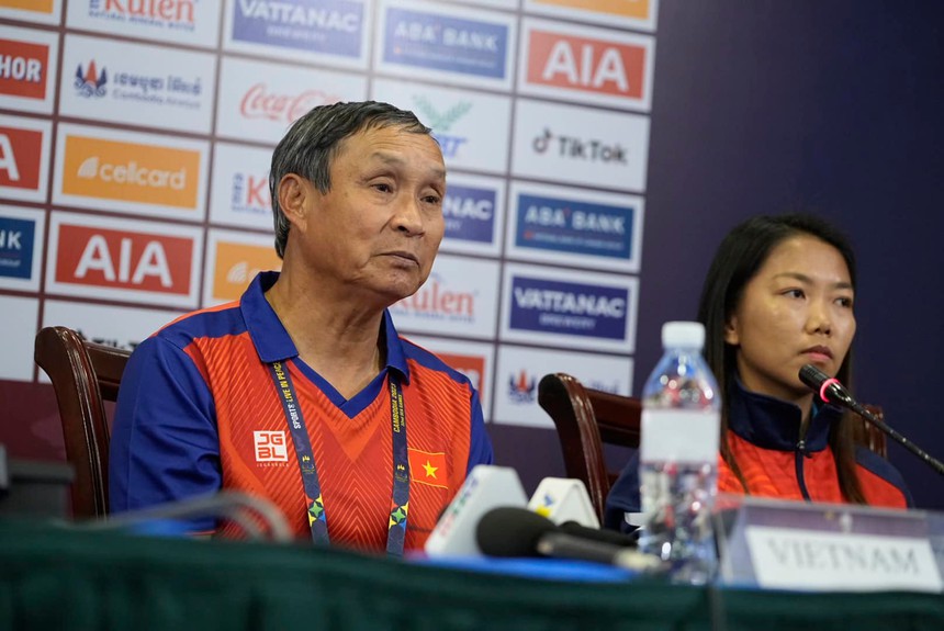 HLV Mai Đức Chung đánh giá Campuchia như Thái Lan và Philippines - Ảnh 2.