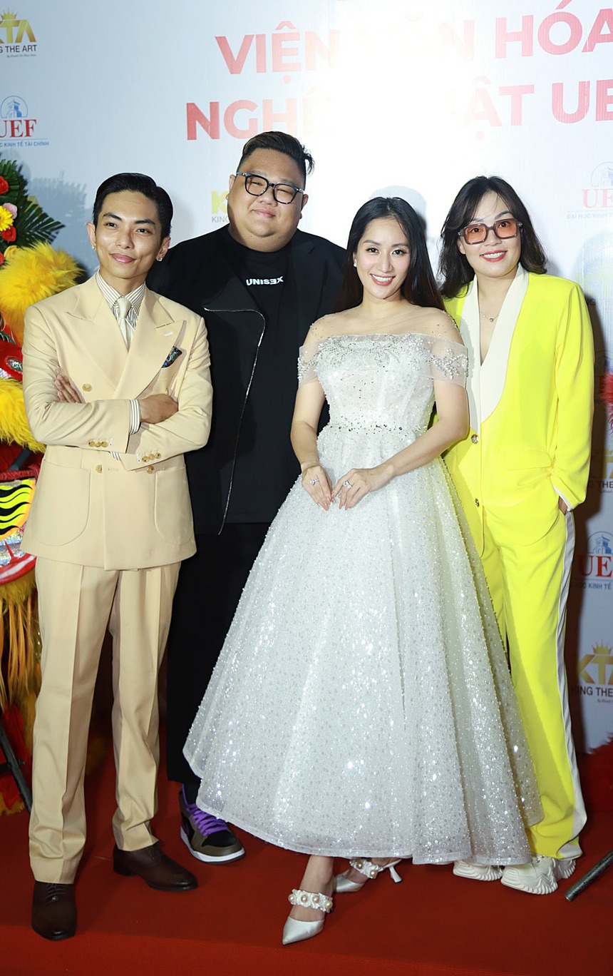 Khánh Thi tiết lộ bố mẹ chồng không tin chuyện mang thai lần 3 cho đến khi bụng to và ốm nghén - Ảnh 10.