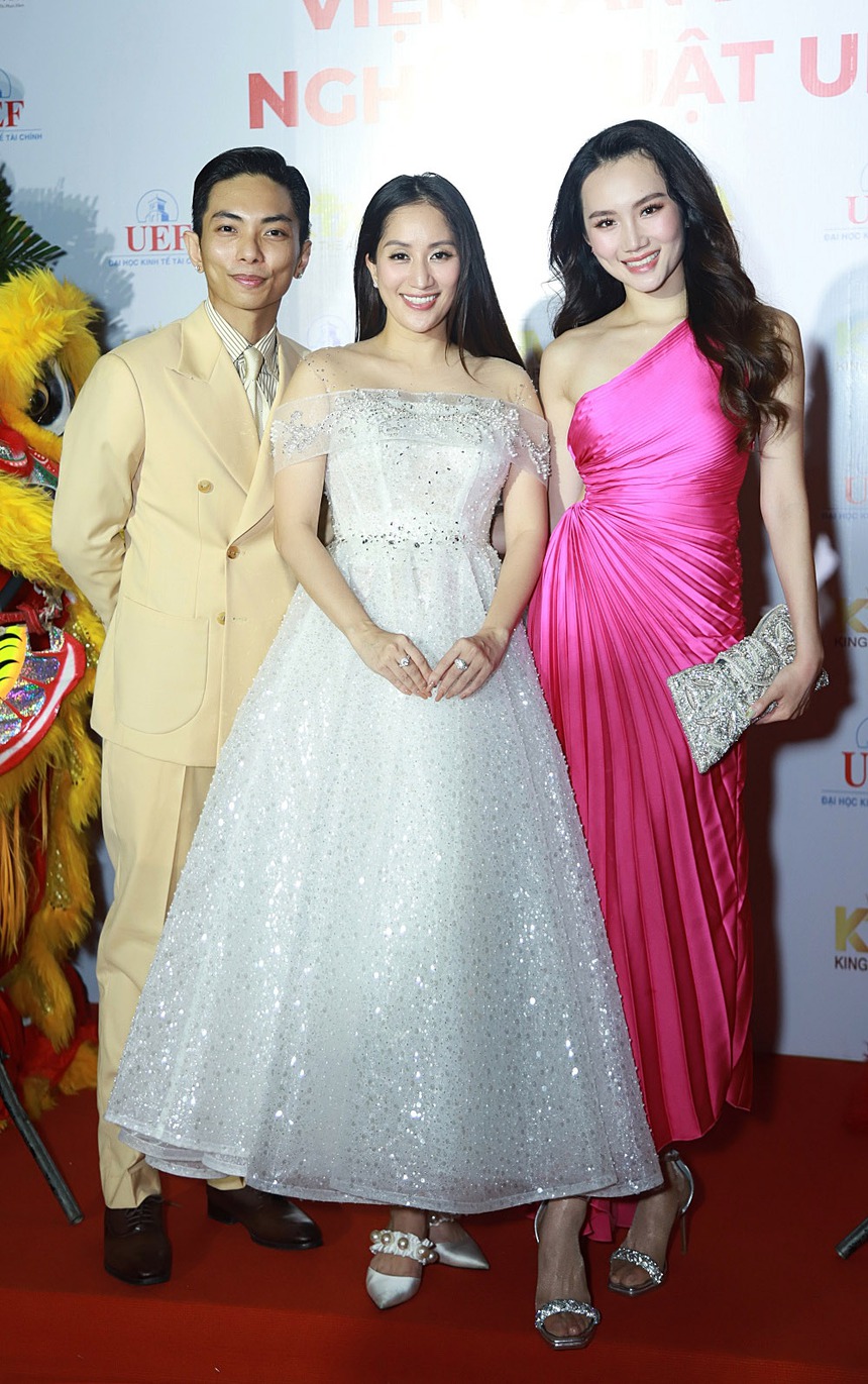 Khánh Thi tiết lộ bố mẹ chồng không tin chuyện mang thai lần 3 cho đến khi bụng to và ốm nghén - Ảnh 9.