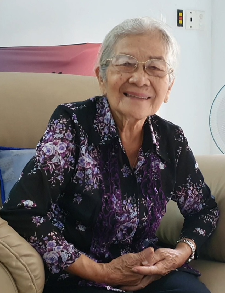 NSƯT Phi Điểu: Hôn nhân viên mãn với nhạc sĩ Phan Nhân, hơn 90 tuổi vẫn tự chạy xe máy đi làm - Ảnh 1.