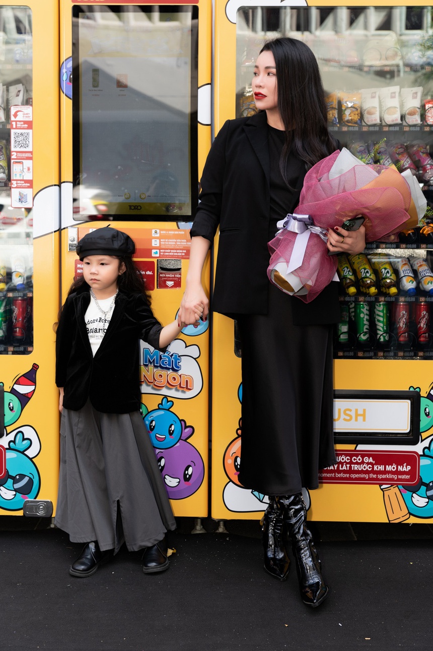 Trà Ngọc Hằng xúc động nhắc đến vụ ồn ào bị đồn đóng phim nóng, kể rõ phản ứng của gia đình khi hay tin - Ảnh 4. Trà Ngọc Hằng xúc động nhắc đến vụ ồn ào bị đồn đóng phim nóng, kể rõ phản ứng của gia đình khi hay tin - Ảnh 4.