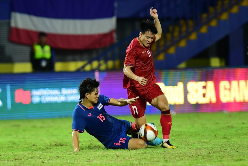 HLV Troussier: ‘Đá với Thái Lan, U22 Việt Nam gánh trên vai áp lực không được phép thua’ - Ảnh 2.