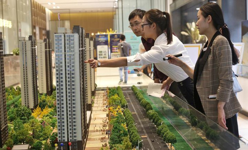  Bán nhà thành phố, ôm tiền về quê: Người “lên đời" vì lời to, kẻ khốn đốn vì tiền bốc hơi không kiểm soát - Ảnh 2.