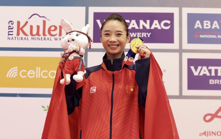 Sinh nhật “vàng” của Dương Thúy Vi - Ảnh 1. Sinh nhật “vàng” của Dương Thúy Vi - Ảnh 1.