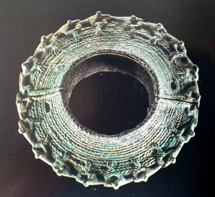 Đêm đêm rì rầm trong tiếng đất: Ếch và cá sấu - thú thiêng Đông Sơn - Ảnh 1. Đêm đêm rì rầm trong tiếng đất: Ếch và cá sấu - thú thiêng Đông Sơn - Ảnh 1.