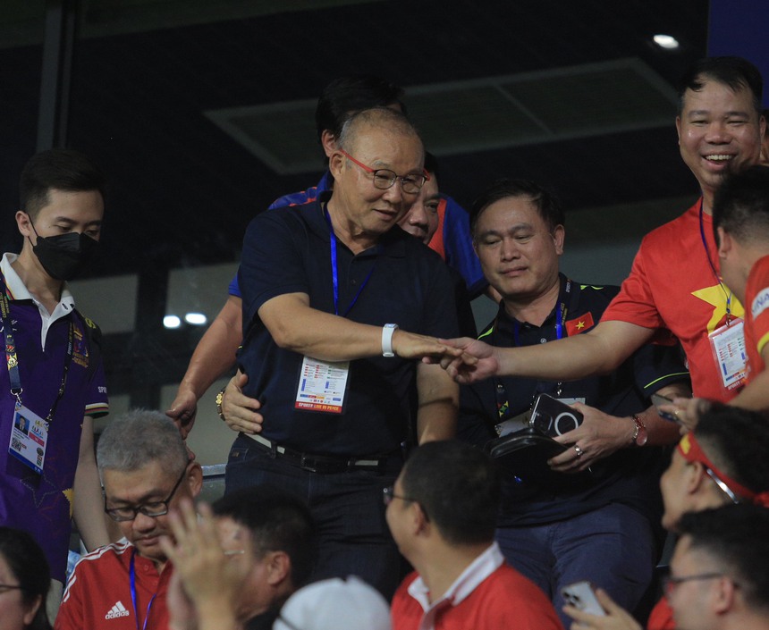 HLV Park Hang-seo chưa ngồi nóng chỗ, học trò cưng đã 'vấp cỏ' khiến U22 Việt Nam nhận bàn thua U22 Thái Lan - Ảnh 5.