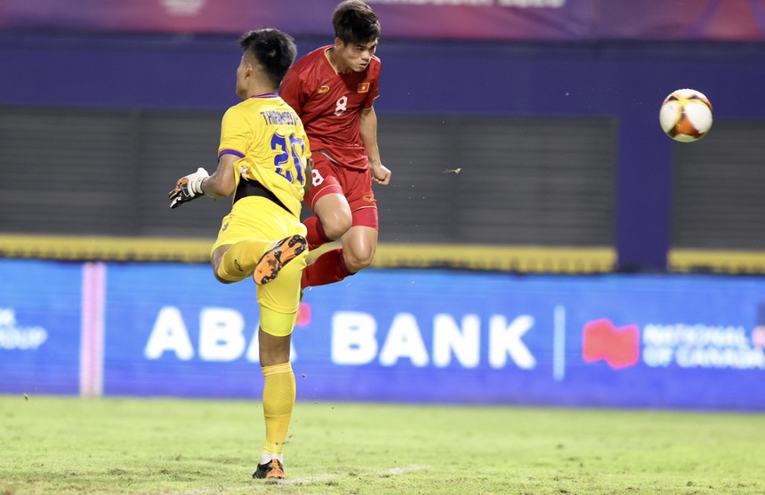 Sai lầm xuất hiện, U22 Việt Nam hòa Thái Lan, đụng mặt Indonesia ở bán kết - Ảnh 2.