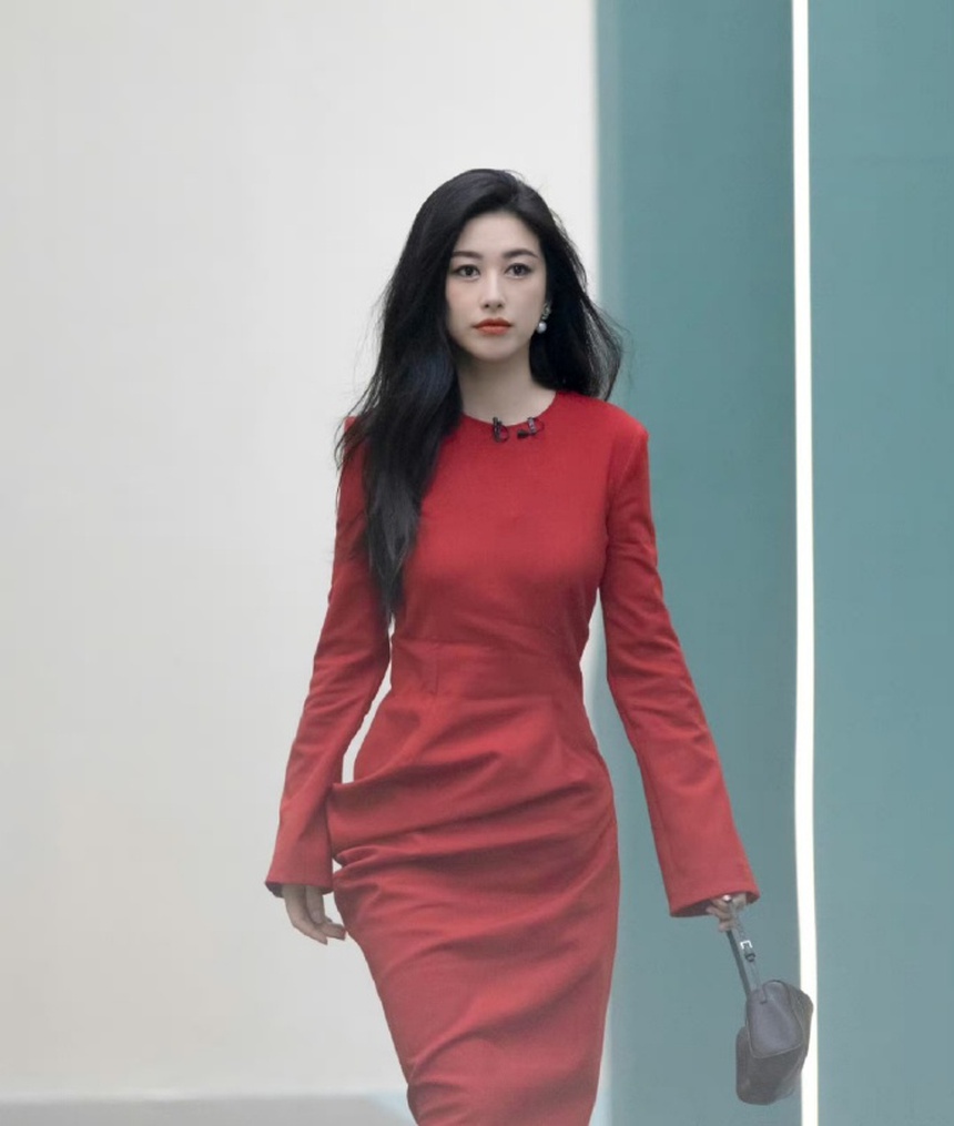 Mỹ nhân 8 lần vào top đẹp nhất thế giới bị netizen chỉ trích vì thái độ kém duyên ở Đạp gió 2023 - Ảnh 7.