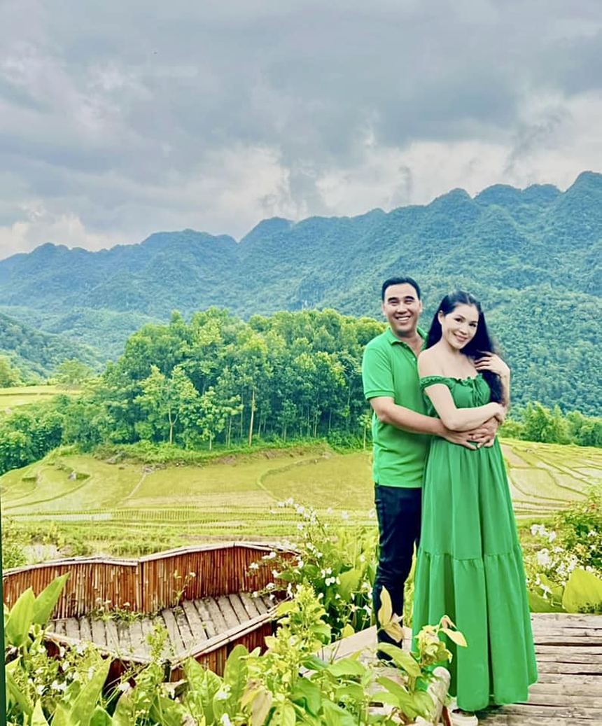 Hôn nhân đặc biệt của sao nam Việt: Sống trong biệt thự 21 tỷ, chục năm không ngủ chung với vợ vì lý do này? - Ảnh 6. Hôn nhân đặc biệt của sao nam Việt: Sống trong biệt thự 21 tỷ, chục năm không ngủ chung với vợ vì lý do này? - Ảnh 6.