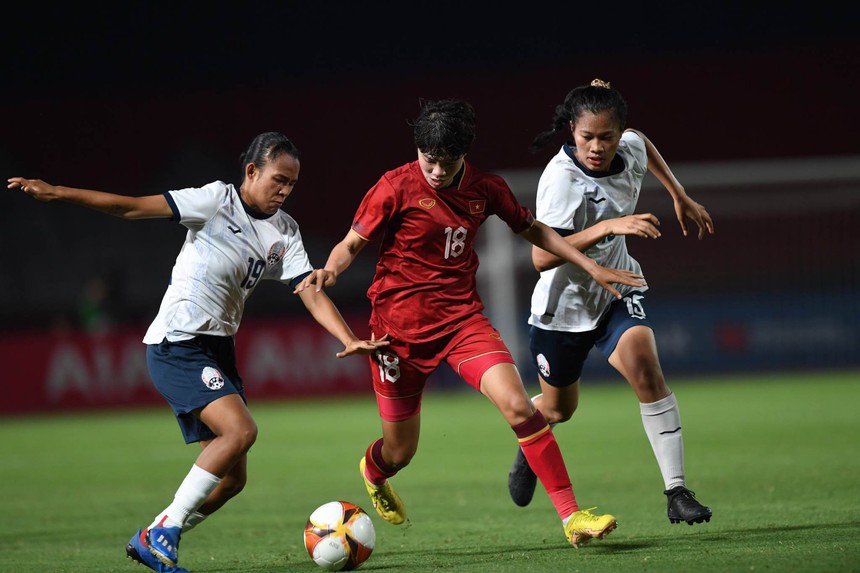 ‘Đè bẹp’ Campuchia bằng đội hình dự bị, tuyển Việt Nam vào chung kết gặp đối thủ ít ai ngờ - Ảnh 2. ‘Đè bẹp’ Campuchia bằng đội hình dự bị, tuyển Việt Nam vào chung kết gặp đối thủ ít ai ngờ - Ảnh 2.