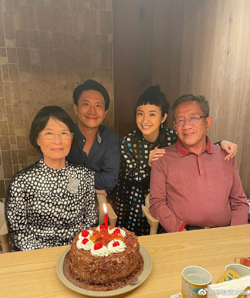 Rộ tin Lâm Y Thần ly hôn chồng ngoại tình, quản lý lên tiếng gây bất ngờ - Ảnh 2.