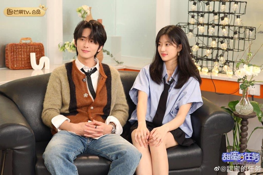 Mỹ nam thanh xuân chị em mê tít giờ bị ghét bỏ thế này: Kém duyên với Triệu Lệ Dĩnh, lạm dụng cảnh nóng để PR phim - Ảnh 2.