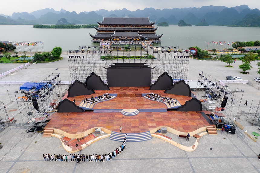 Tùng Dương, Noo Phước Thịnh... biểu diễn khai mạc Tuần lễ Văn hóa, Du lịch Hà Nam năm 2023 - Ảnh 4.