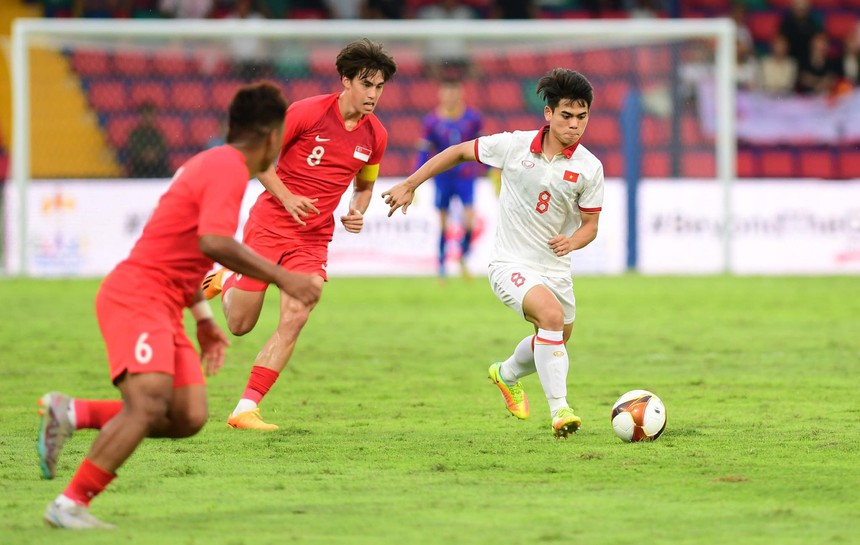 Văn Khang, Văn Tùng là hiện tại và tương lai của HLV Troussier - Ảnh 2.