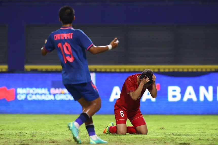 Khuất Văn Khang nhận phần thưởng đặc biệt trong ngày sinh nhật - Ảnh 3. Khuất Văn Khang nhận phần thưởng đặc biệt trong ngày sinh nhật - Ảnh 3.