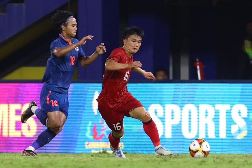 Nhìn U22 Việt Nam "kém tiếng" hòa Thái Lan, mới thấy thương cái tiếng "nổ" của bầu Đức - Ảnh 2.