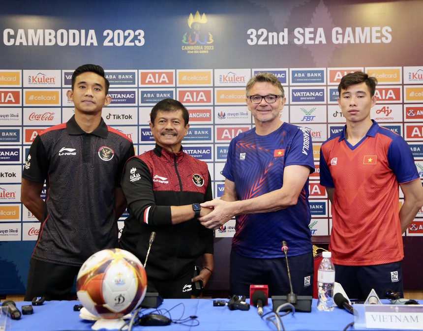 Tin nóng bóng đá 12/5: Huyền thoại chỉ ra 'điểm yếu' của De Gea, U22 Indonesia tự tin thắng cả Việt Nam, Thái Lan - Ảnh 3.