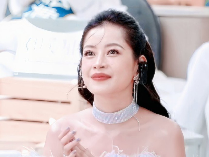 'Đạp gió 2023' bị nghi 'đẩy thuyền' Chi Pu - Amber vì chi tiết này - Ảnh 5.
