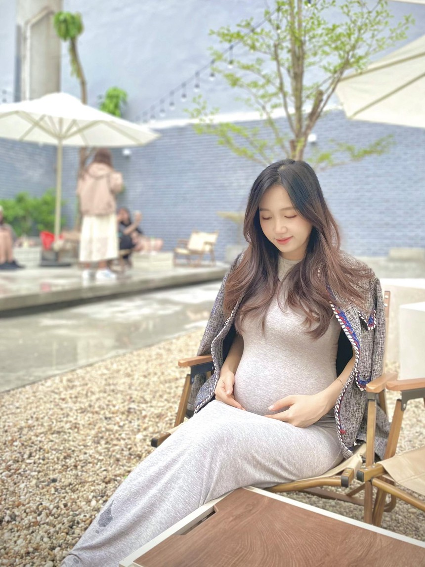 Báo tin có con khi chưa kết hôn, cô gái nhận lại thái độ bất ngờ của mẹ và loạt mâm cơm ở cữ khiến ai cũng mềm tim - Ảnh 4. Báo tin có con khi chưa kết hôn, cô gái nhận lại thái độ bất ngờ của mẹ và loạt mâm cơm ở cữ khiến ai cũng mềm tim - Ảnh 4.