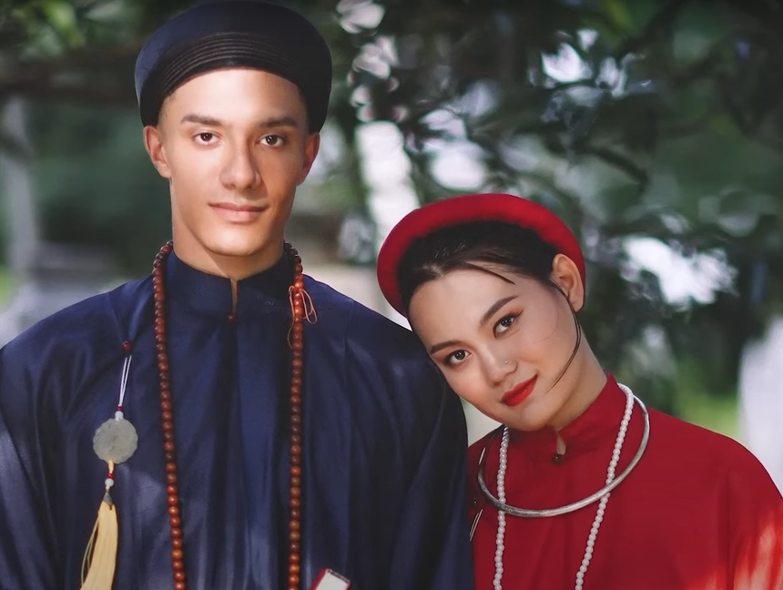 Chàng Tây cưới "ân nhân" người Việt sau lần đi cấp cứu ở viện, ngày ra mắt chào mẹ vợ bằng chị - Ảnh 1.