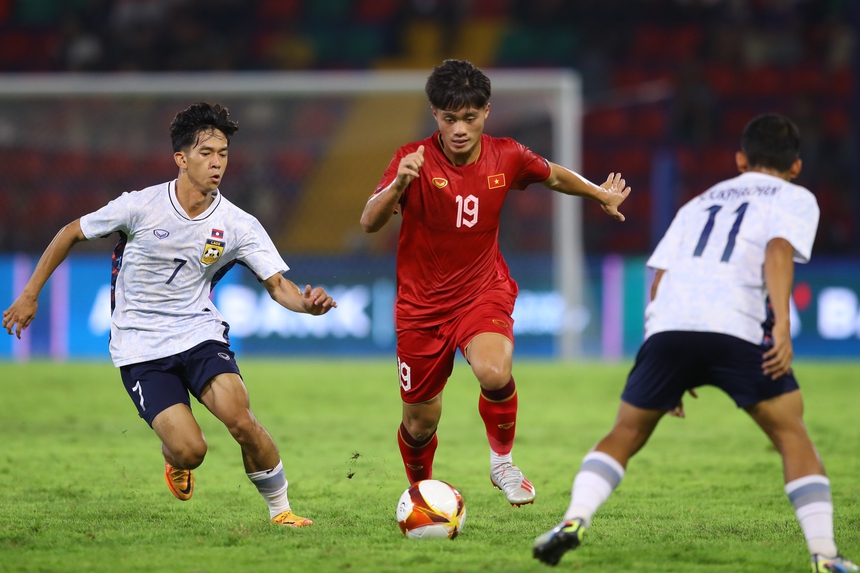 Báo Indonesia dự đoán 'lạ' về trận đấu với U22 Việt Nam, chỉ ra 2 thiệt thòi lớn của HLV Troussier - Ảnh 2.