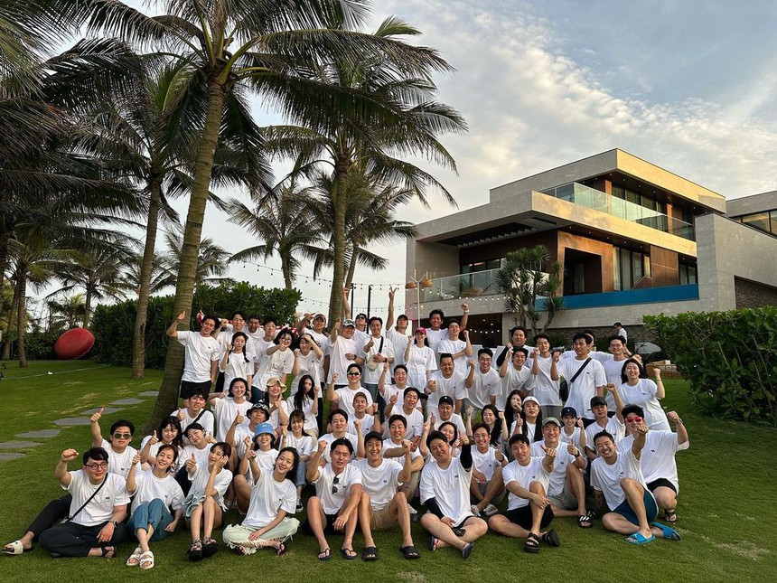 Han Hyo Joo "xả" ảnh dàn sao khủng ở Việt Nam: Quy mô như lễ trao giải, liệu có thắng được thử thách cam thường? - Ảnh 11.