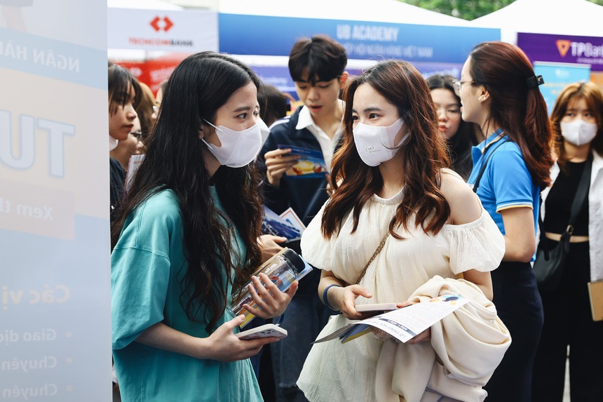 Hội chợ việc làm - Ảnh 5. Hội chợ việc làm - Ảnh 5.