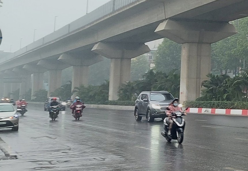 Cả ba miền đều có mưa rào và dông rải rác - Ảnh 1. Cả ba miền đều có mưa rào và dông rải rác - Ảnh 1.