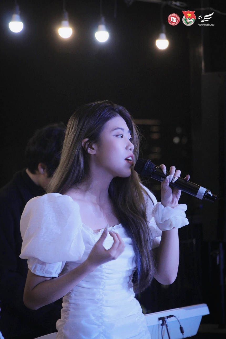 Đen Vâu tặng món quà ý nghĩa cho các em nhỏ vùng cao nhân dịp sinh nhật tuổi 34 - Ảnh 5. Đen Vâu tặng món quà ý nghĩa cho các em nhỏ vùng cao nhân dịp sinh nhật tuổi 34 - Ảnh 5.