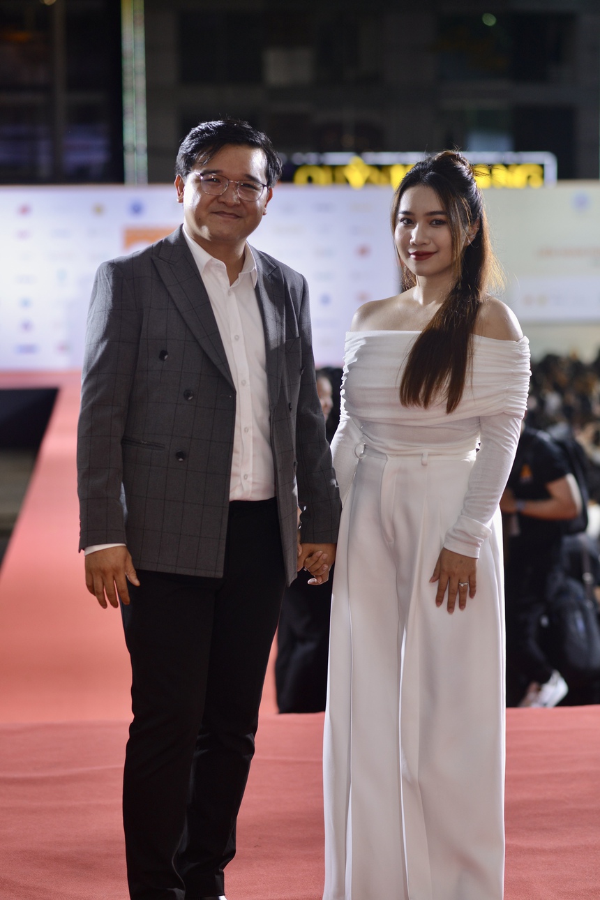 Thảm đỏ bế mạc LHP châu Á Đà Nẵng: Em gái Trấn Thành và Đồng Ánh Quỳnh khoe visual đỉnh, Kim Duyên cùng dàn mỹ nhân đổ bộ - Ảnh 14. Thảm đỏ bế mạc LHP châu Á Đà Nẵng: Em gái Trấn Thành và Đồng Ánh Quỳnh khoe visual đỉnh, Kim Duyên cùng dàn mỹ nhân đổ bộ - Ảnh 14.