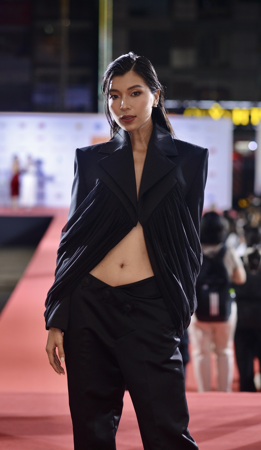 Thảm đỏ bế mạc LHP châu Á Đà Nẵng: Em gái Trấn Thành và Đồng Ánh Quỳnh khoe visual đỉnh, Kim Duyên cùng dàn mỹ nhân đổ bộ - Ảnh 6. Thảm đỏ bế mạc LHP châu Á Đà Nẵng: Em gái Trấn Thành và Đồng Ánh Quỳnh khoe visual đỉnh, Kim Duyên cùng dàn mỹ nhân đổ bộ - Ảnh 6.