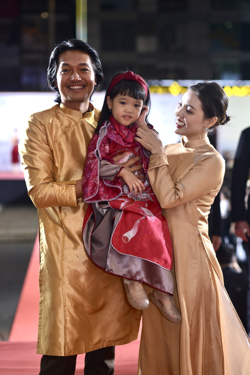 Thảm đỏ bế mạc LHP châu Á Đà Nẵng: Em gái Trấn Thành và Đồng Ánh Quỳnh khoe visual đỉnh, Kim Duyên cùng dàn mỹ nhân đổ bộ - Ảnh 11. Thảm đỏ bế mạc LHP châu Á Đà Nẵng: Em gái Trấn Thành và Đồng Ánh Quỳnh khoe visual đỉnh, Kim Duyên cùng dàn mỹ nhân đổ bộ - Ảnh 11.