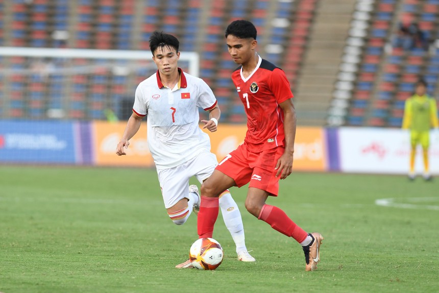 HLV Troussier: ‘Dù thua nhưng tôi không mất niềm tin vào các cầu thủ’ - Ảnh 3. HLV Troussier: ‘Dù thua nhưng tôi không mất niềm tin vào các cầu thủ’ - Ảnh 3.