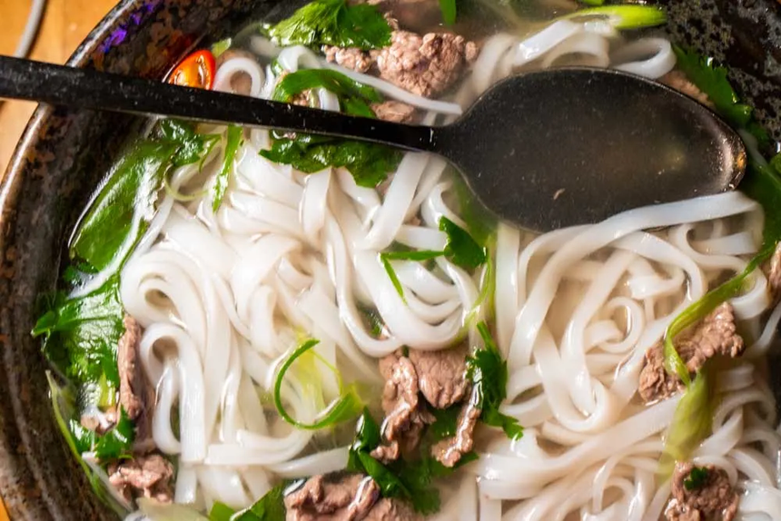 Khách Tây bình chọn 40 món sợi ngon nhất thế giới: 5 đặc sản nổi tiếng của Việt Nam được vinh danh - Ảnh 2.