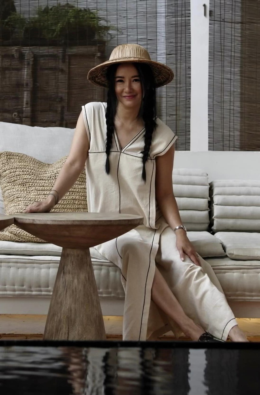 Diva Hồng Nhung tuổi 53: Liên tục khoe bụng 6 múi săn chắc, da căng bóng trẻ đẹp - Ảnh 9. Diva Hồng Nhung tuổi 53: Liên tục khoe bụng 6 múi săn chắc, da căng bóng trẻ đẹp - Ảnh 9.