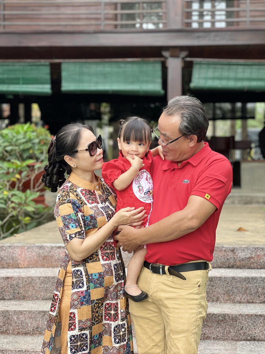 Nghệ sĩ hài Phương Bình: Mua nhà trả góp sau 23 năm ở trọ và bi kịch con suýt bị mù - Ảnh 3.